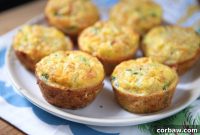 Cheesy Quinoa & Broccoli Egg Muffins
