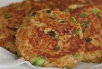 Maryland-Style Old Bay Salmon Cakes