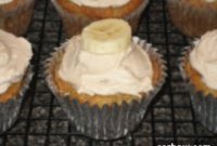Honey Cinnamon Frosted Banana Cupcakes
