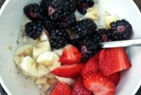No-Cook Berry Banana Oats