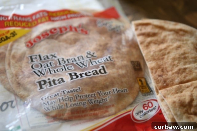 Savory Egg & Pepper Pita Pockets 4 Simply sauteed bell peppers scrambled with eggs and mozzarella cheese. Stuff in a pita and you have breakfast, lunch or dinner!