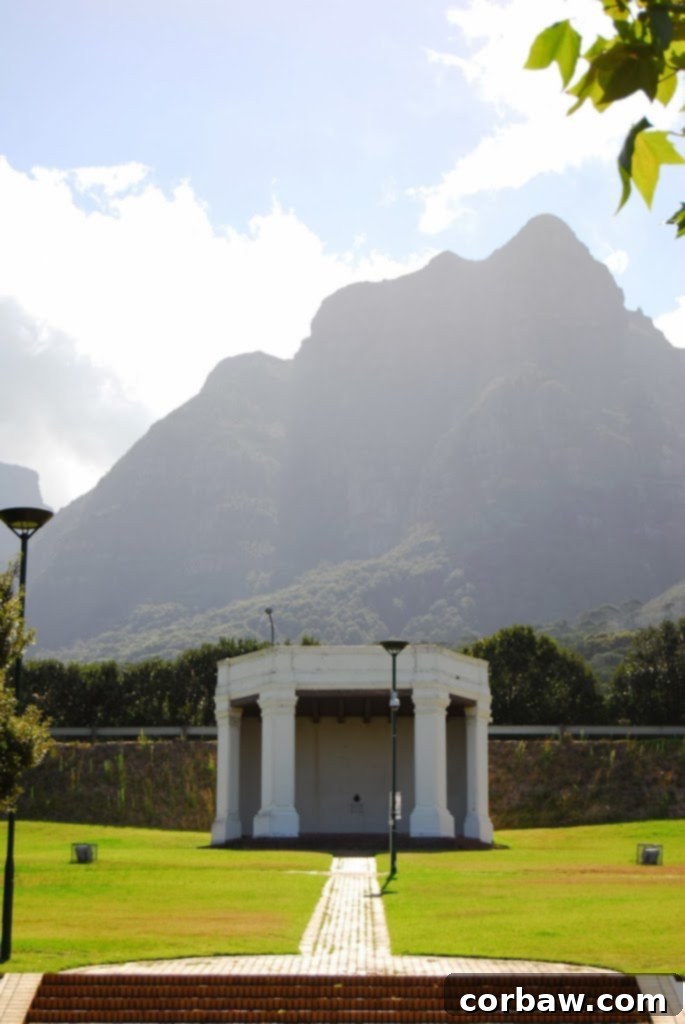 The Academic Landmark of Cape Town 6 The historic Summer House building on UCT campus