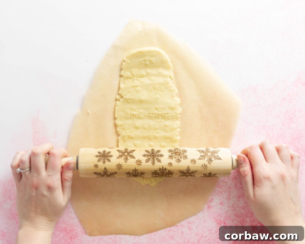 Embossed rolling pin with holiday designs